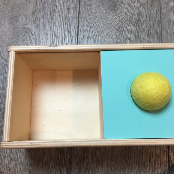 Lovevery Green Sliding Top Ball Drop The Thinker Play Kit - Picture 3 of 3